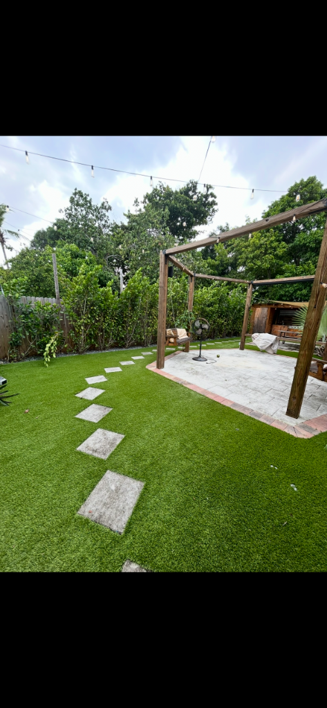 Pergola & Turf